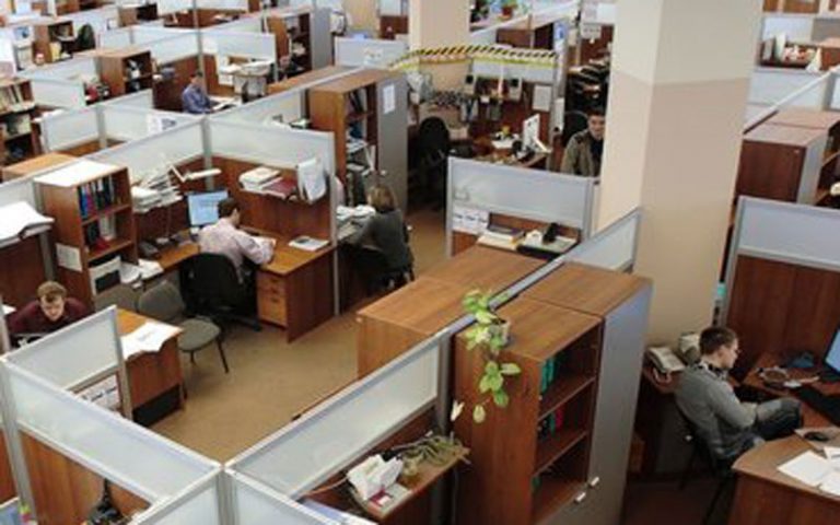 Read more about the article Relationship Dynamics: Employers vs. Customers