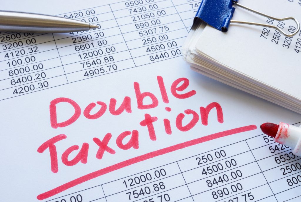 Financial report with note about double taxation